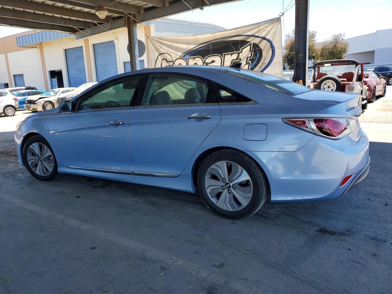2013 Hyundai Sonata Hybrid - Фото 2