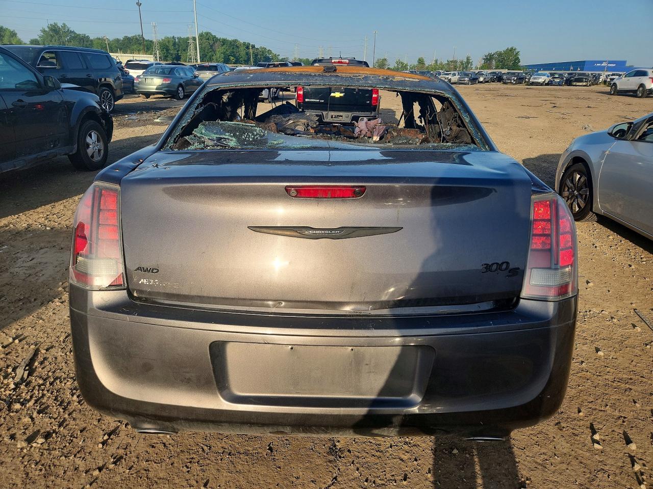 2014 Chrysler 300 S - Image 6