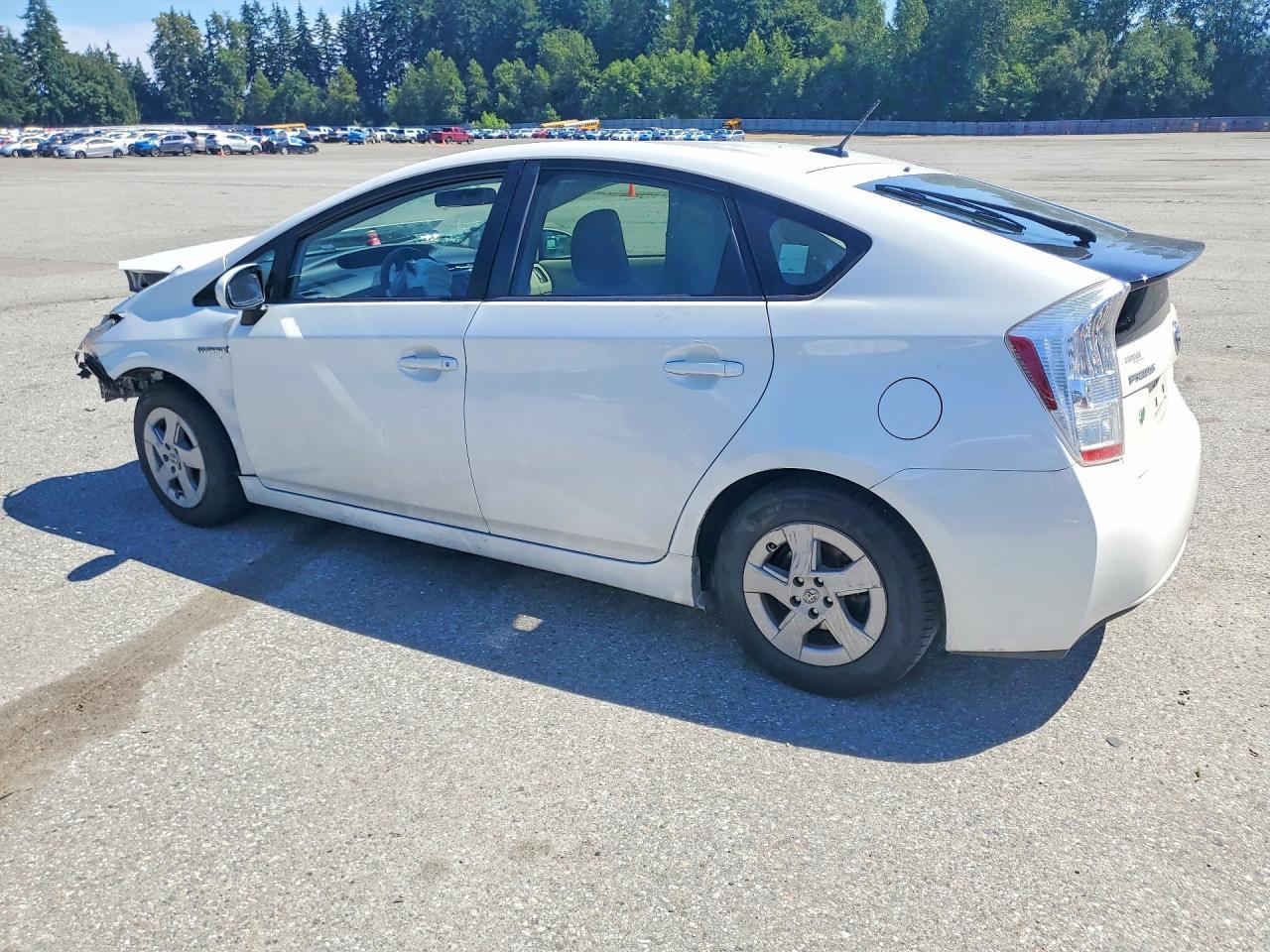 2010 Toyota Prius Iii - Фото 2