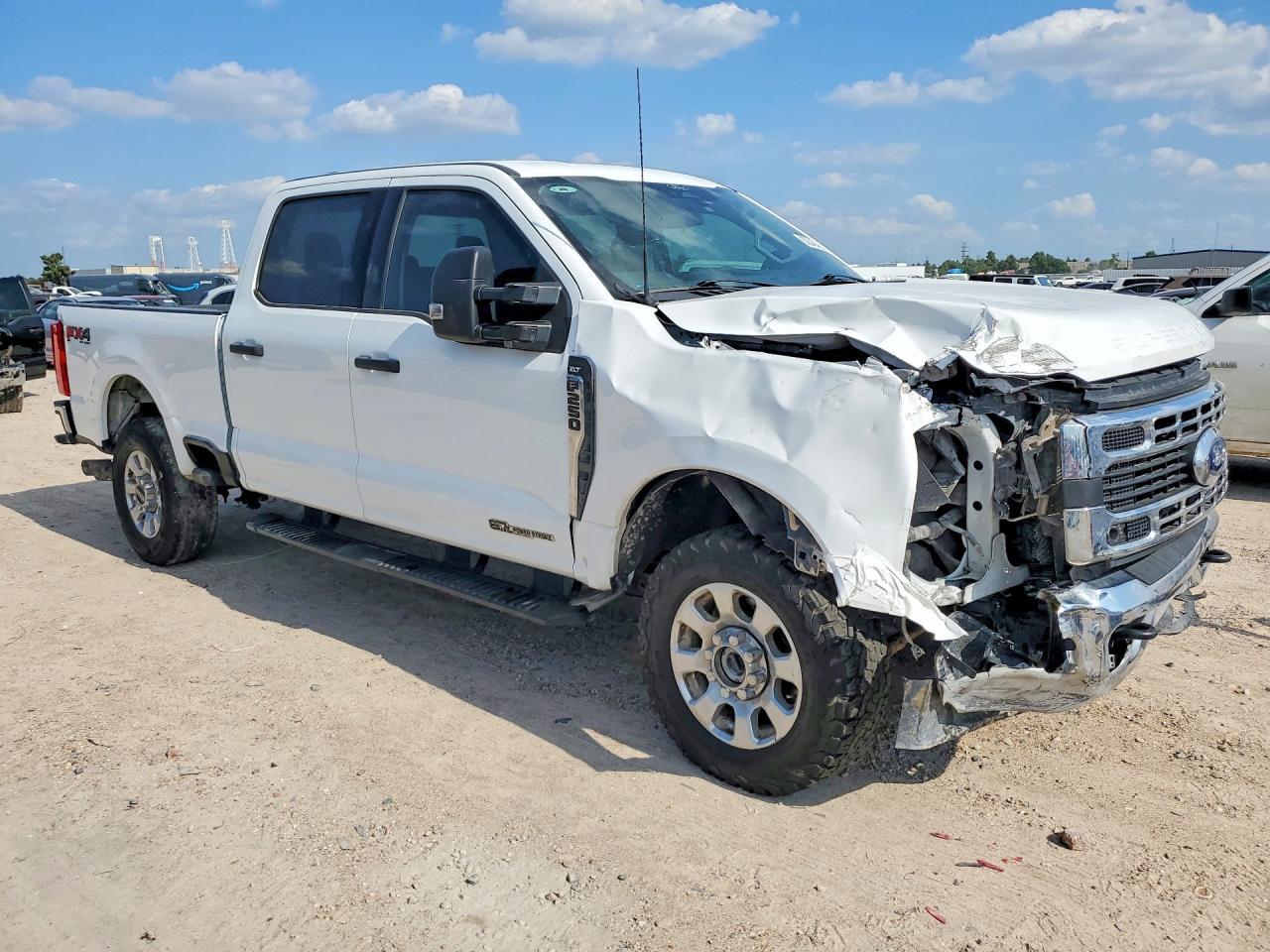 2024 Ford F250 Super Duty - Image 4