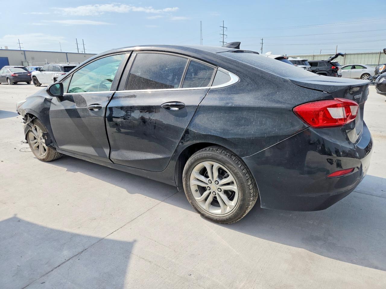 2019 Chevrolet Cruze Lt - Фото 2