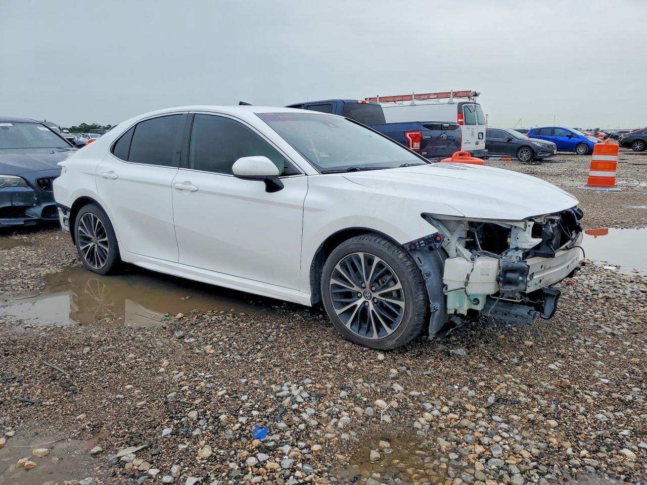 2020 Toyota Camry Se - Image 4