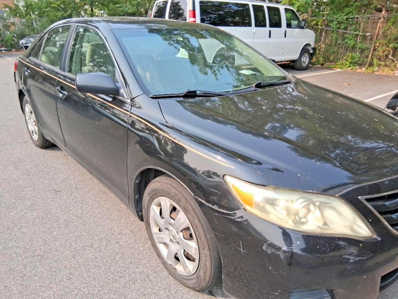 2010 Toyota Camry Le - Фото 4