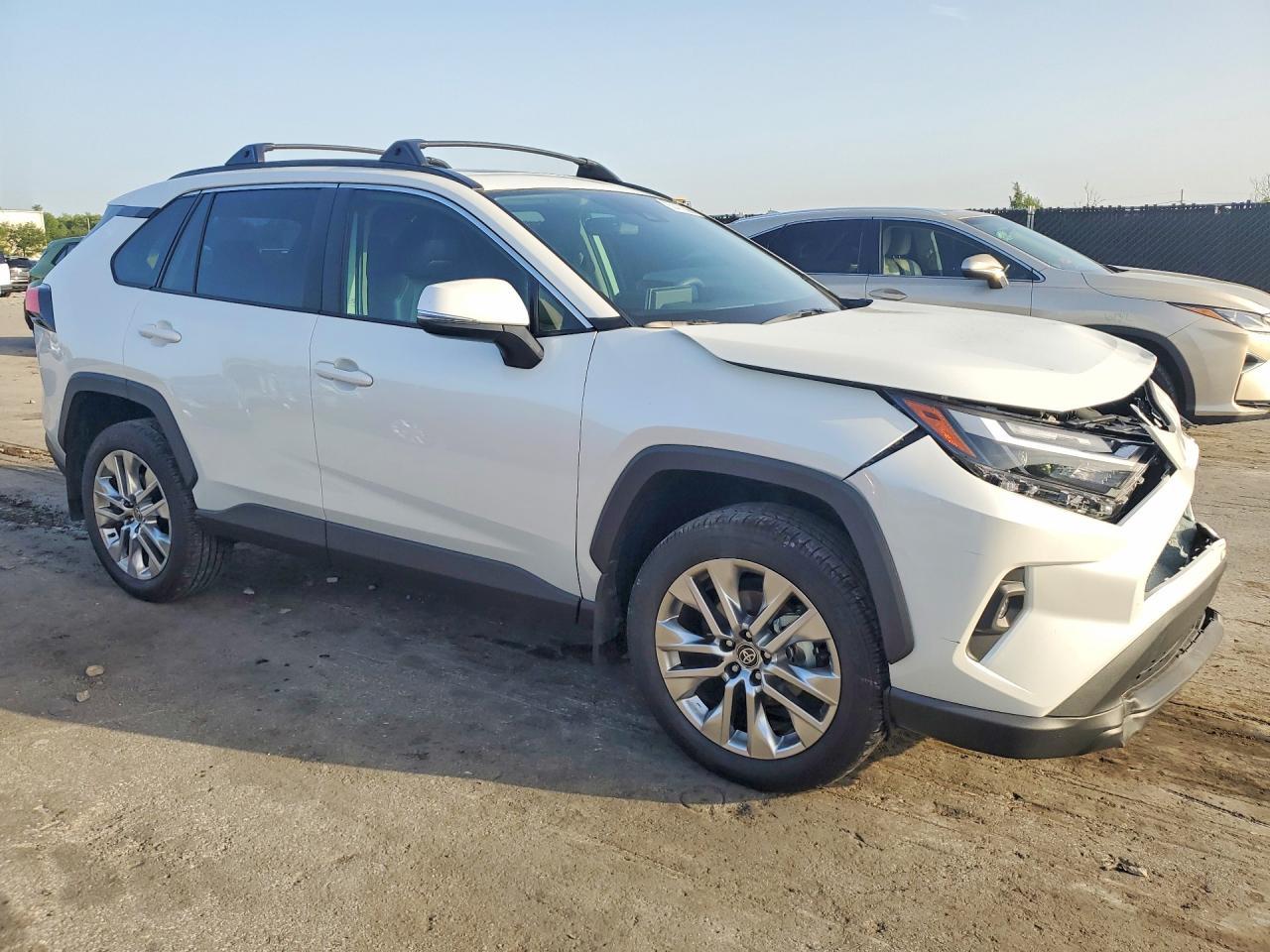 2025 Toyota Rav4 Xle Premium - Image 4