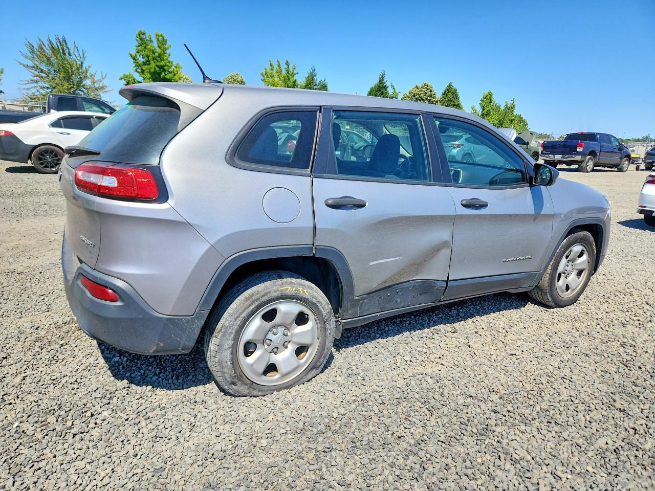 2016 Jeep Cherokee Sport - Фото 3