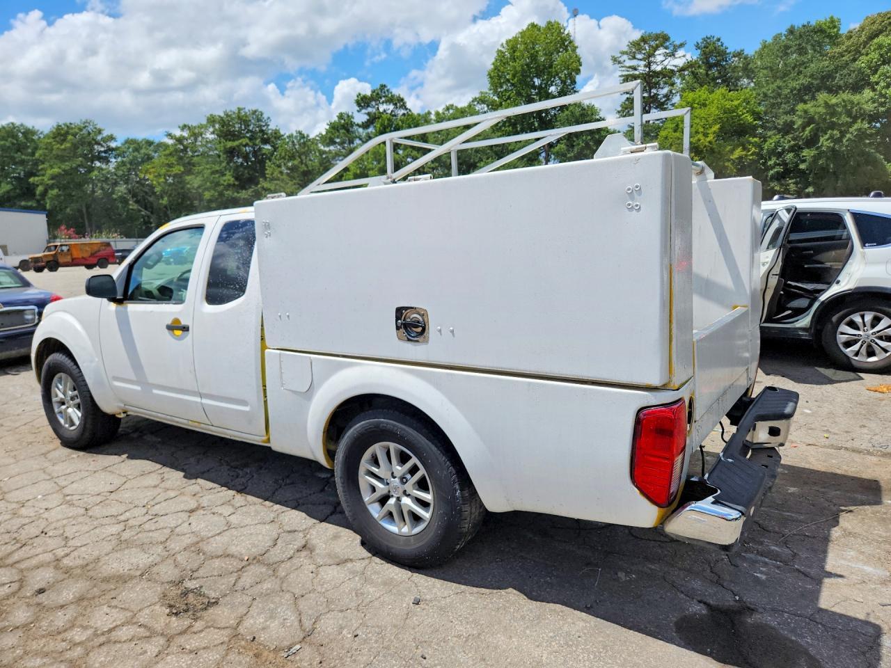 2015 Nissan Frontier Sv V6 - Фото 2