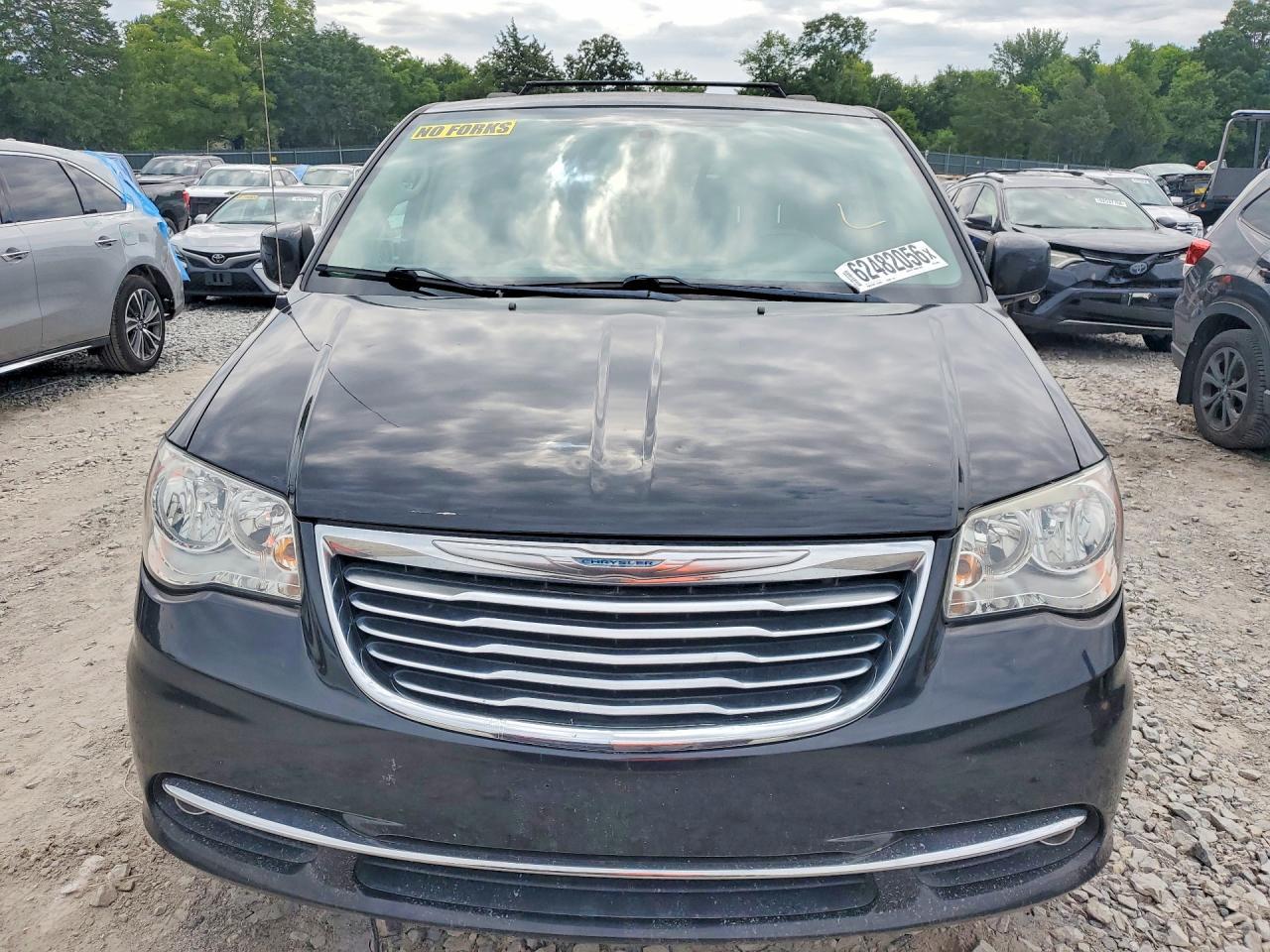 2015 Chrysler Town & Country Touring - Фото 5
