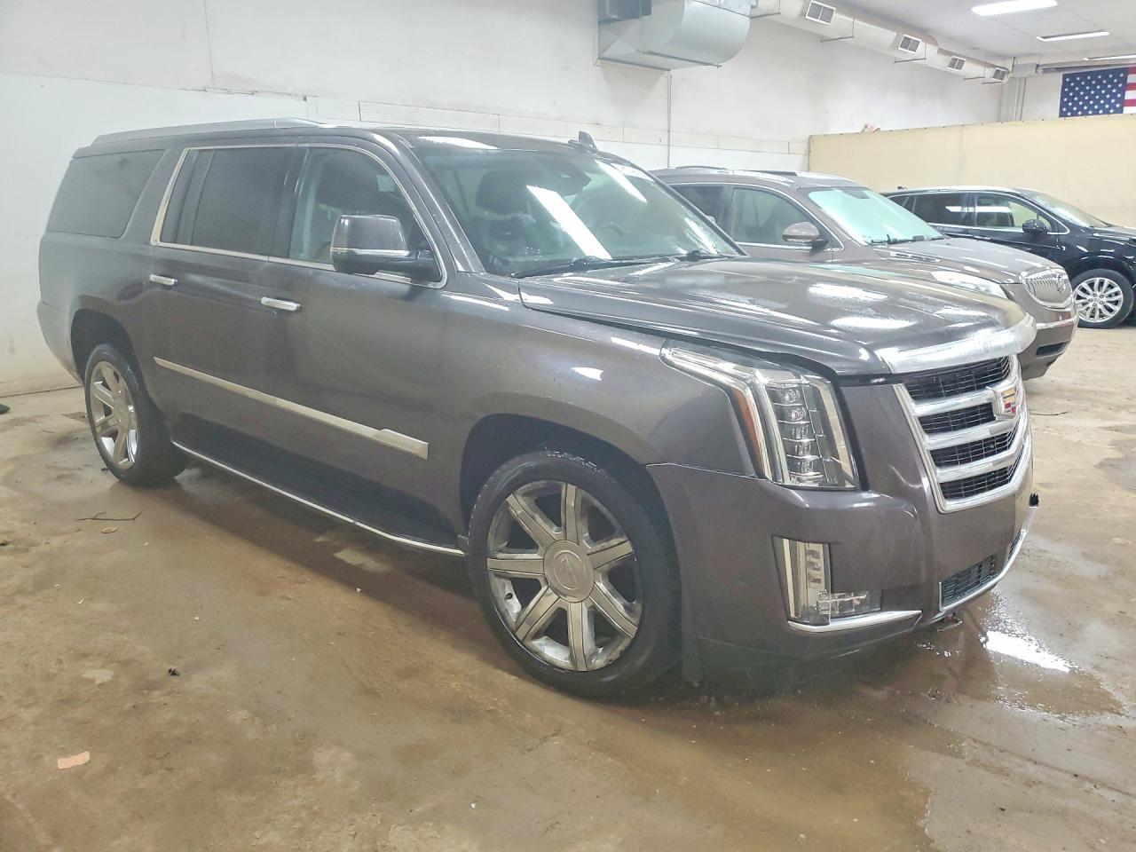 2017 Cadillac Escalade Esv Premium Luxury - Image 4