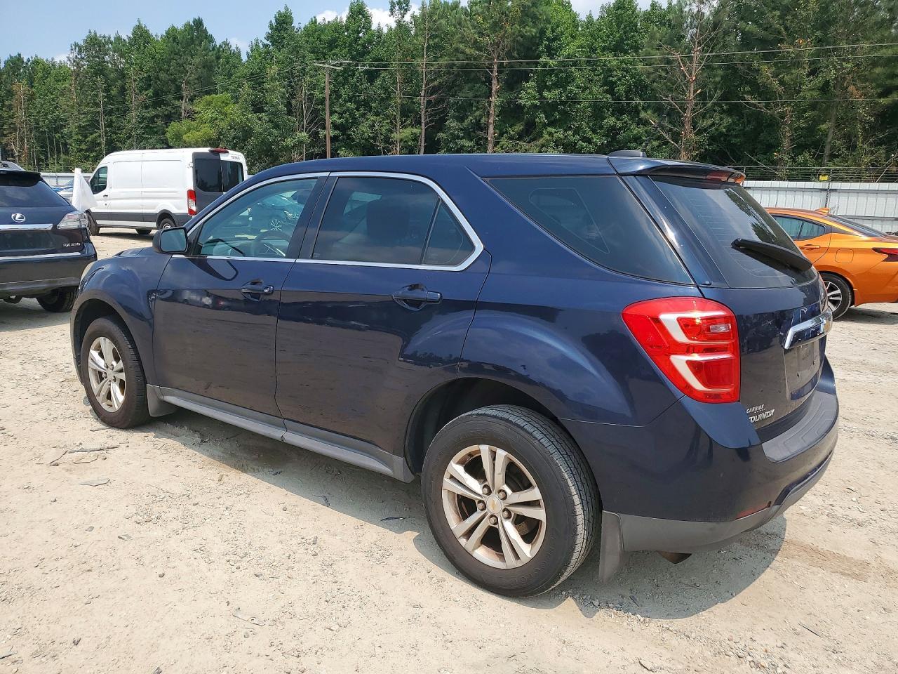 2017 Chevrolet Equinox Ls - Image 2