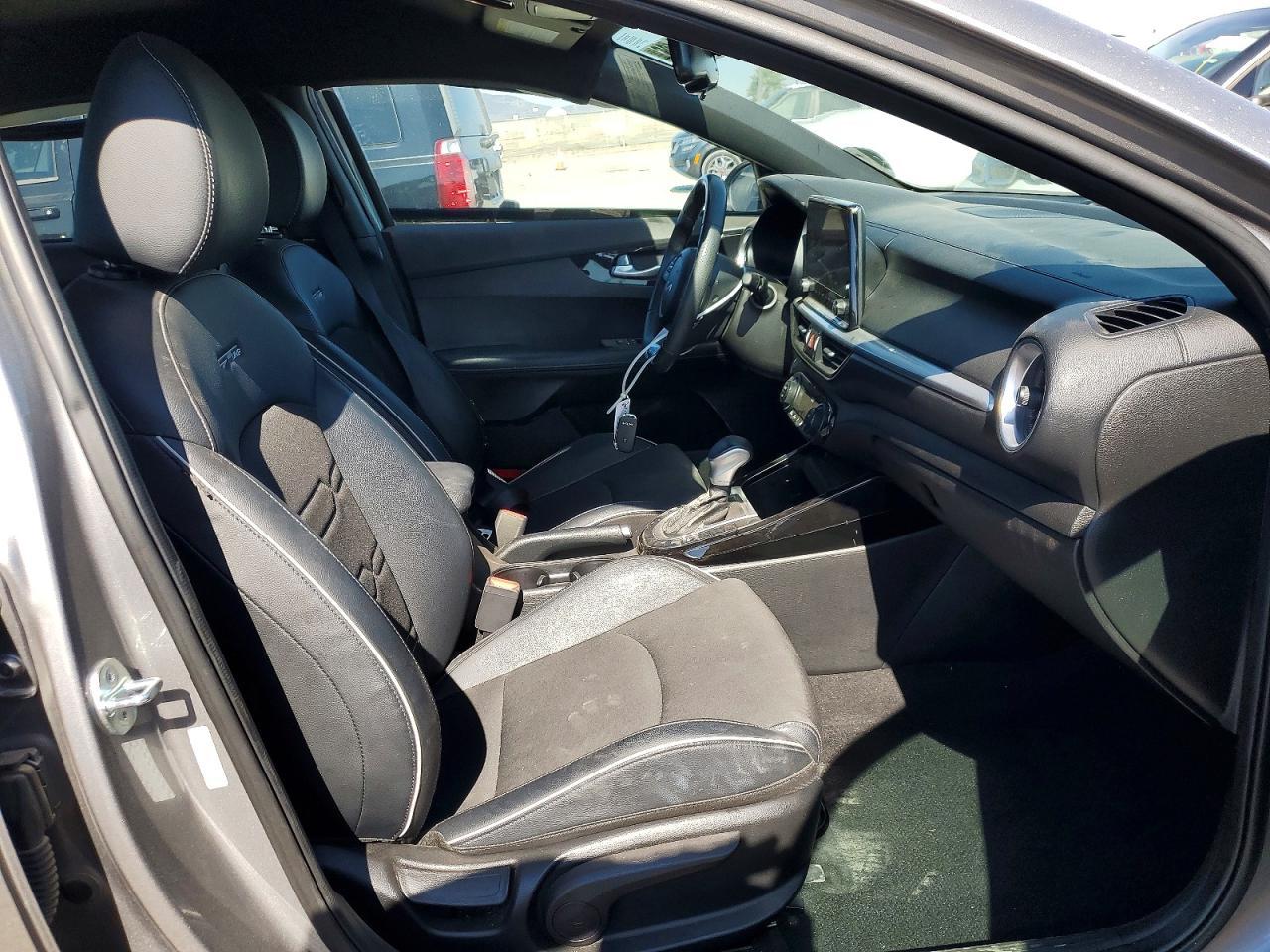 2023 Kia Forte Gt Line - Image 7