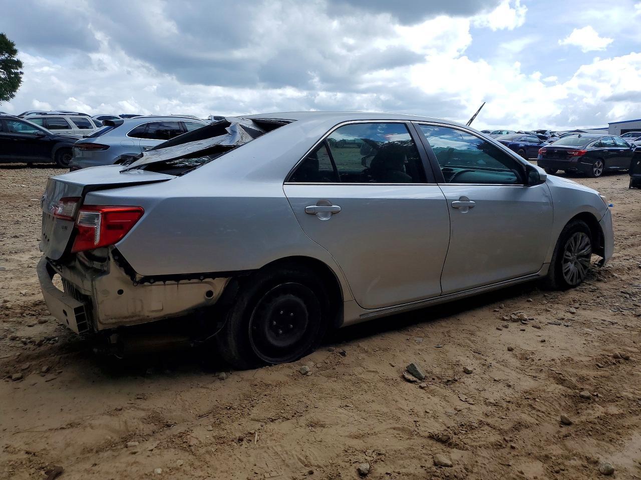 2012 Toyota Camry Le - Фото 3