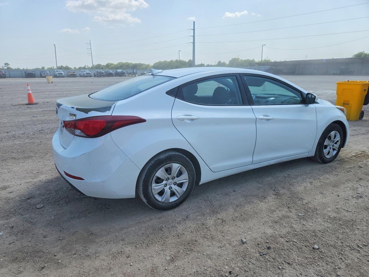 2016 Hyundai Elantra Se - Фото 3