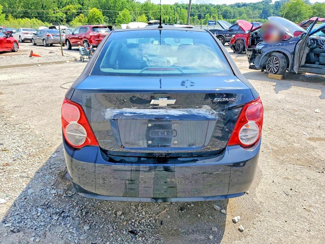 2012 Chevrolet Sonic Ls - Image 6