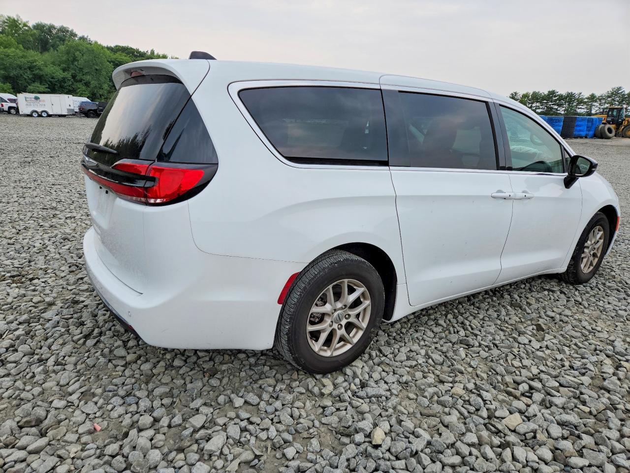 2024 Chrysler Pacifica Touring L - Фото 3