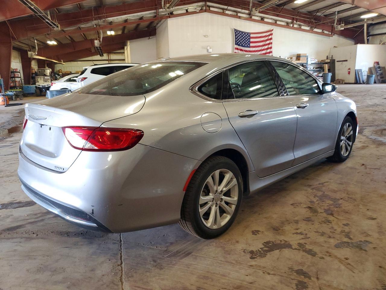 2015 Chrysler 200 Limited - Image 3