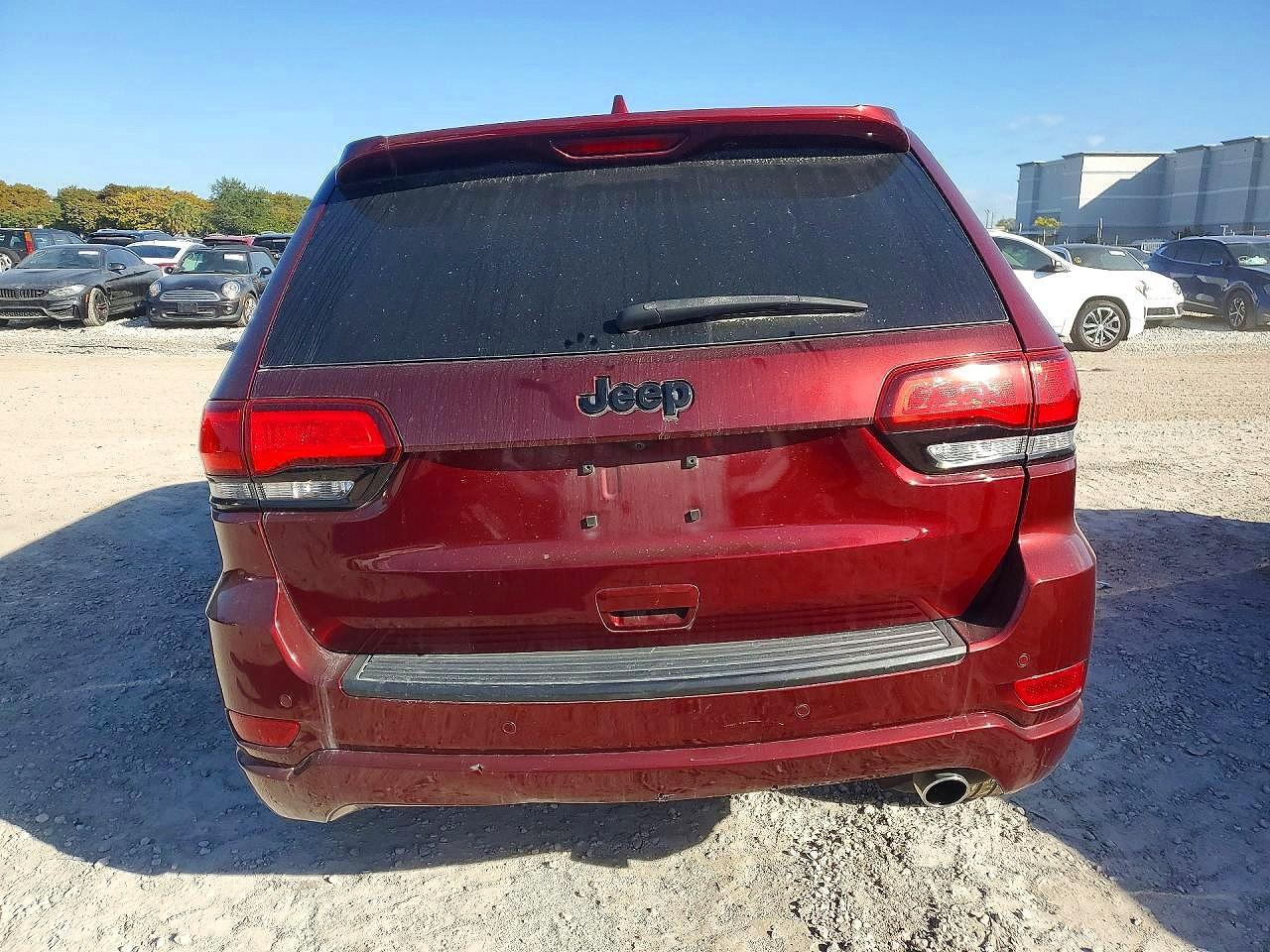 2020 Jeep Grand Cherokee Laredo - Image 6