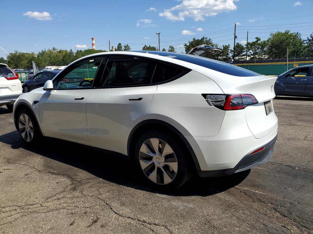 2023 Tesl Model Y - Image 2