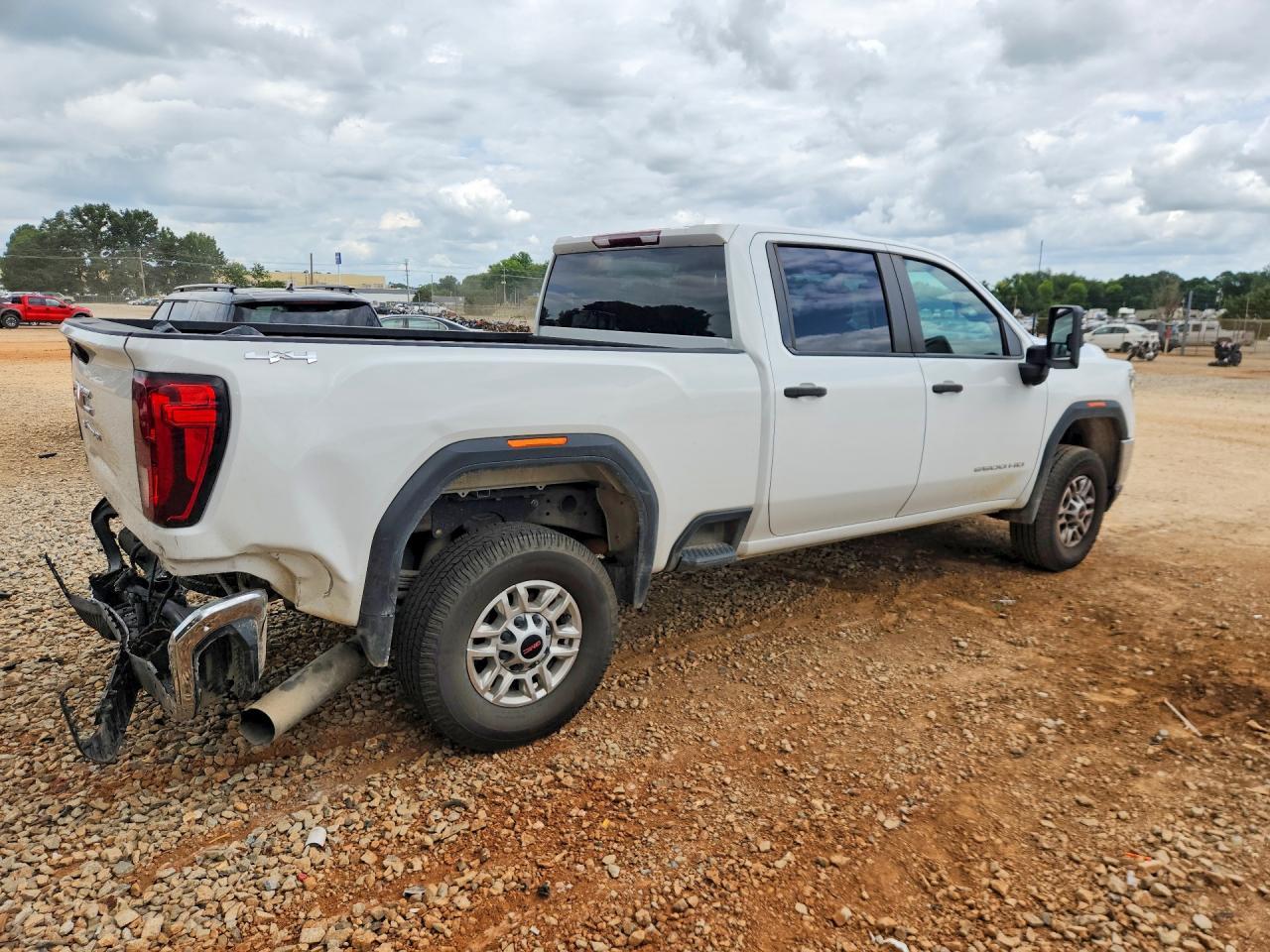 2023 GMC Sierra K2500 Heavy Duty - Image 3
