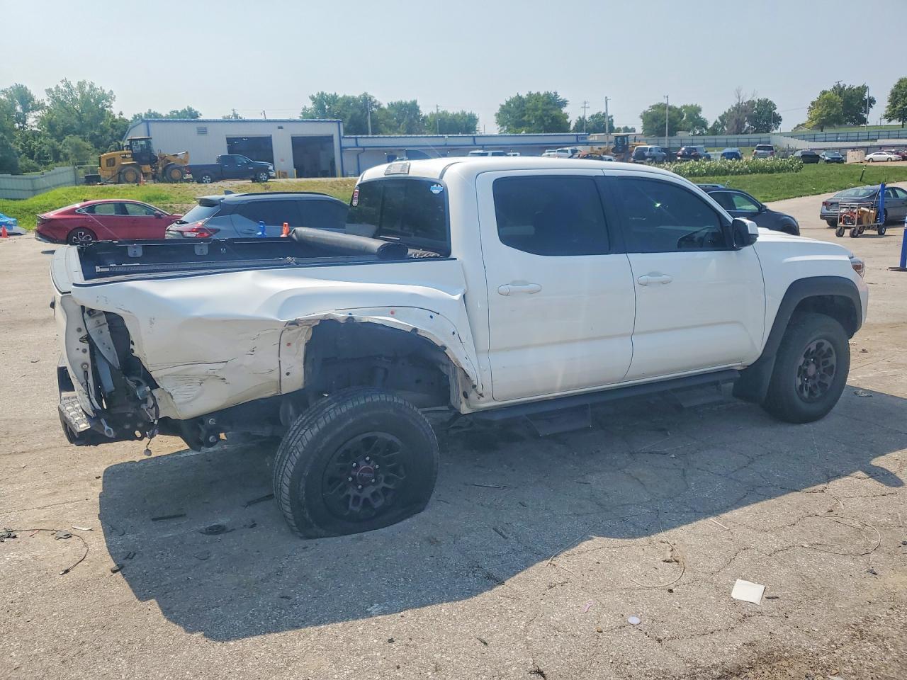 2022 Toyota Tacoma Trd Sport - Image 3