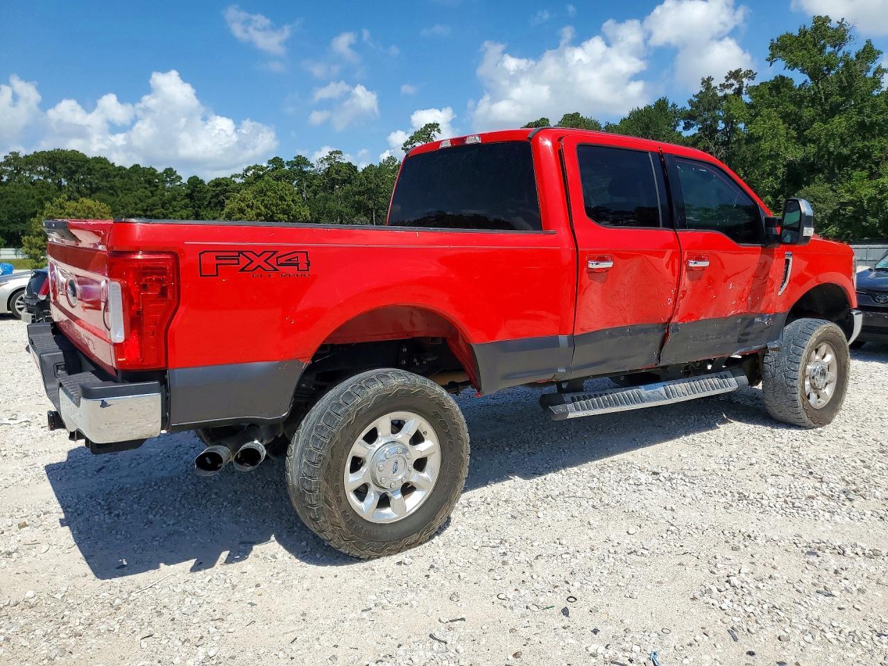 2019 Ford F250 Super Duty - Фото 3
