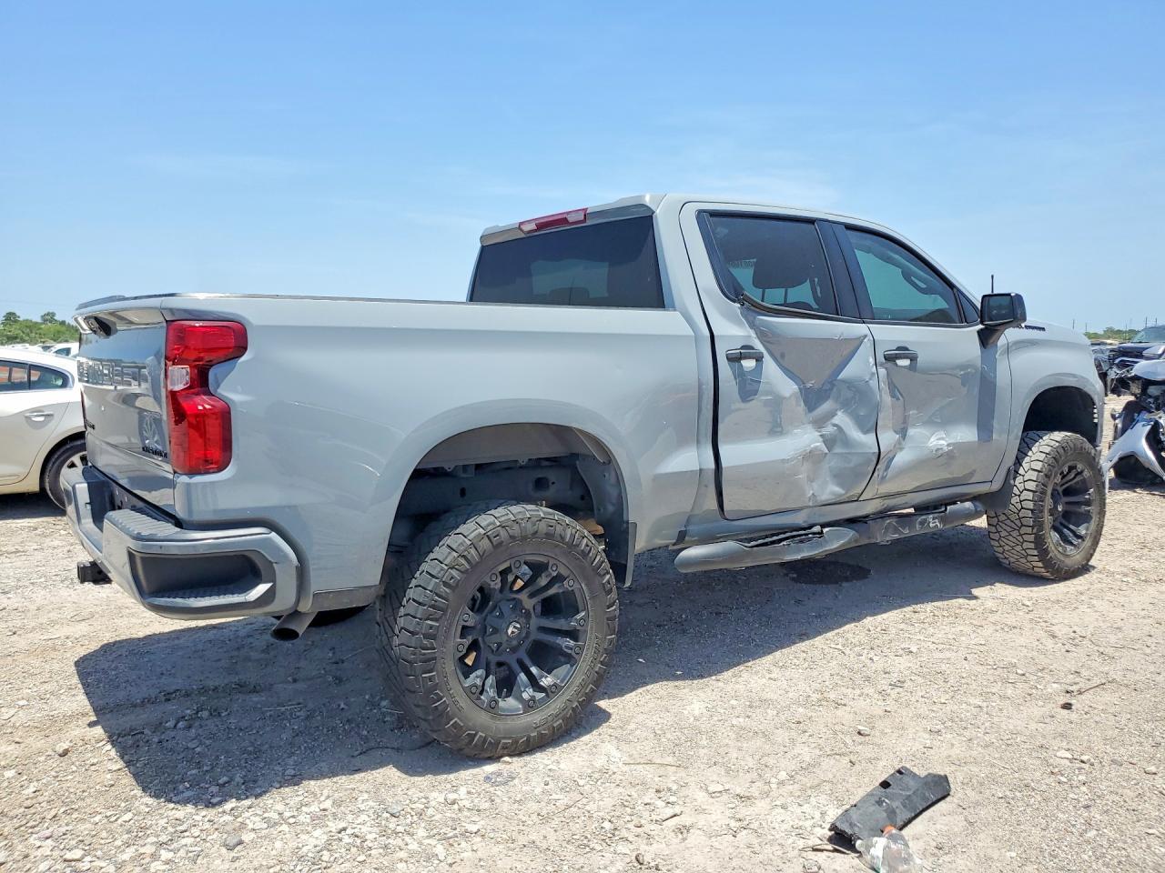 2024 Chevrolet Silverado C1500 Custom - Фото 3