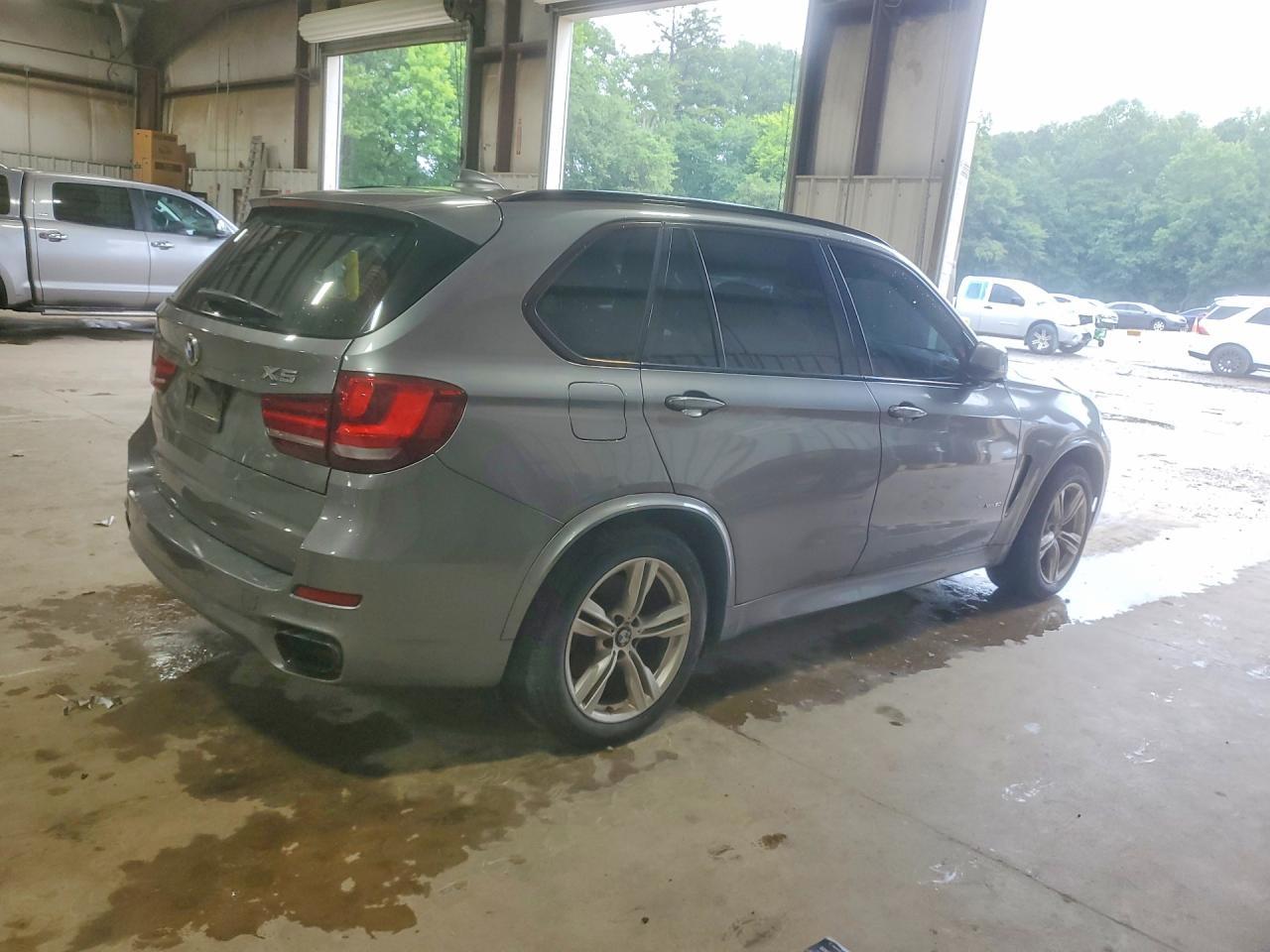 2015 BMW X5 xDrive50I - Фото 3