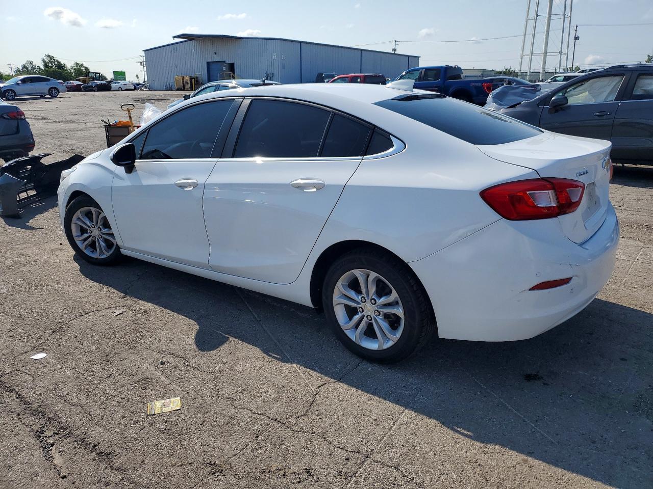 2019 Chevrolet Cruze Lt - Фото 2
