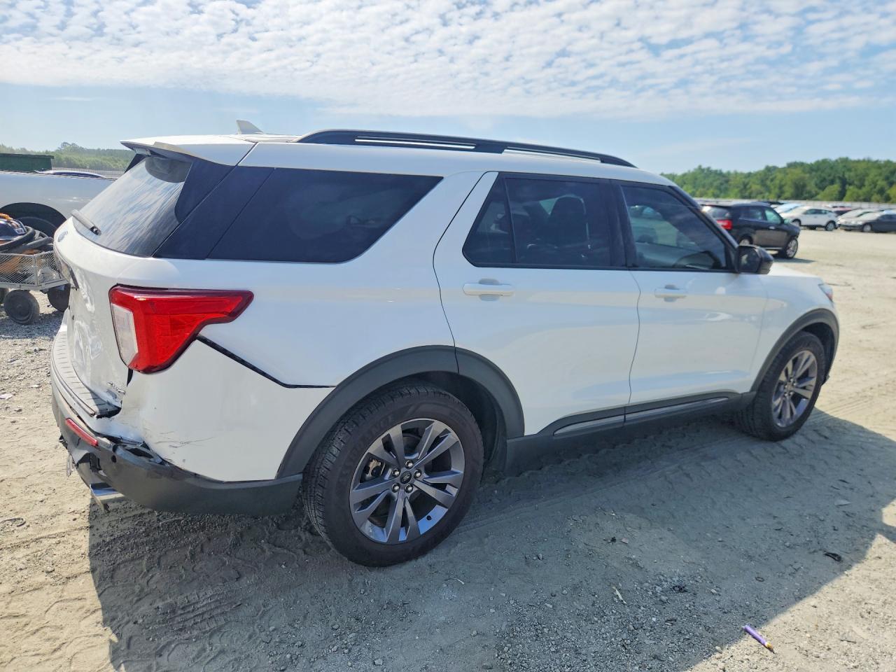 2022 Ford Explorer Xlt - Фото 3