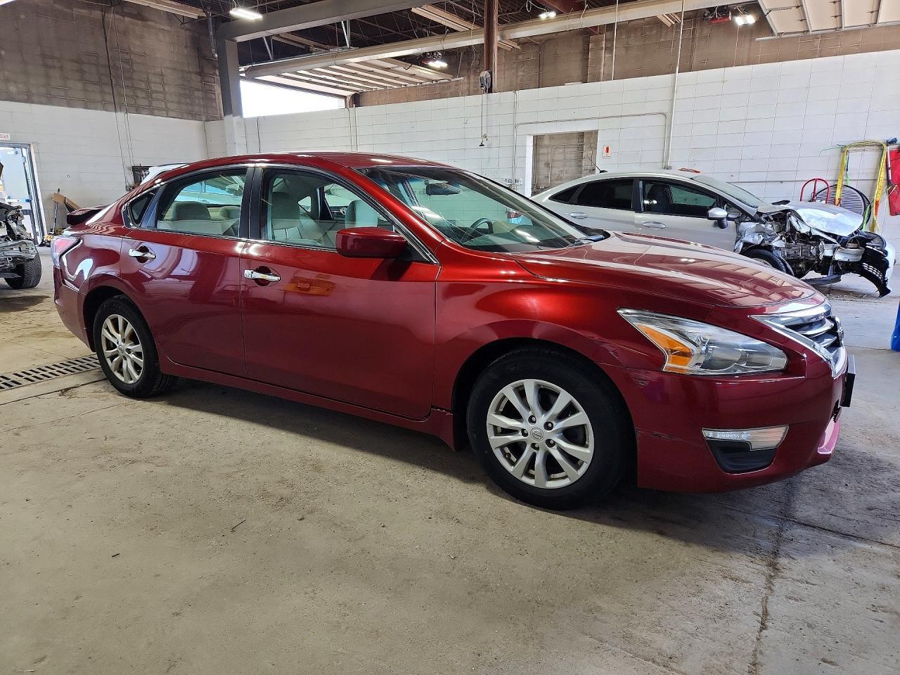 2014 Nissan Altima 2.5 S - Фото 4