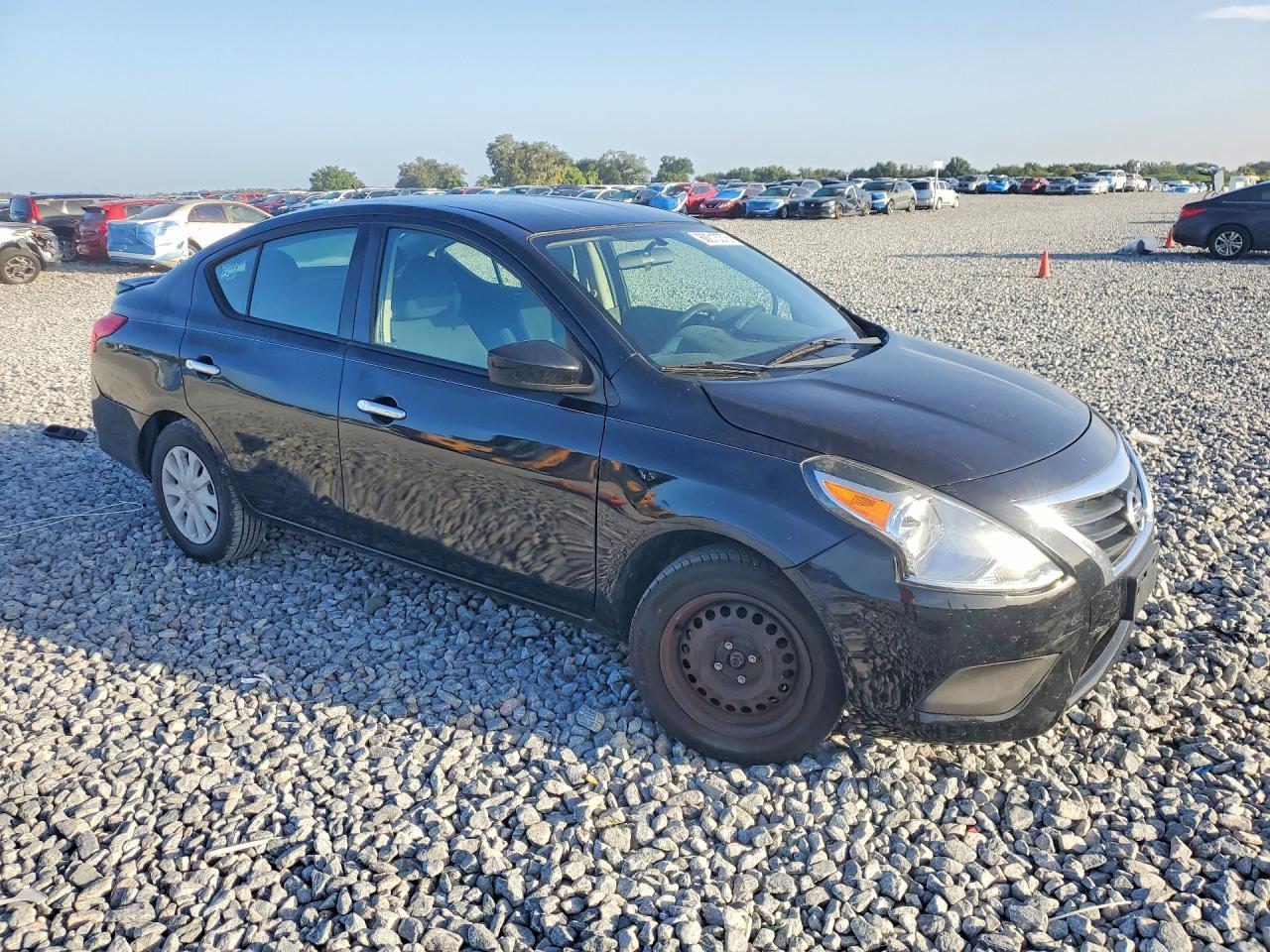 2018 Nissan Versa Sv - Фото 4