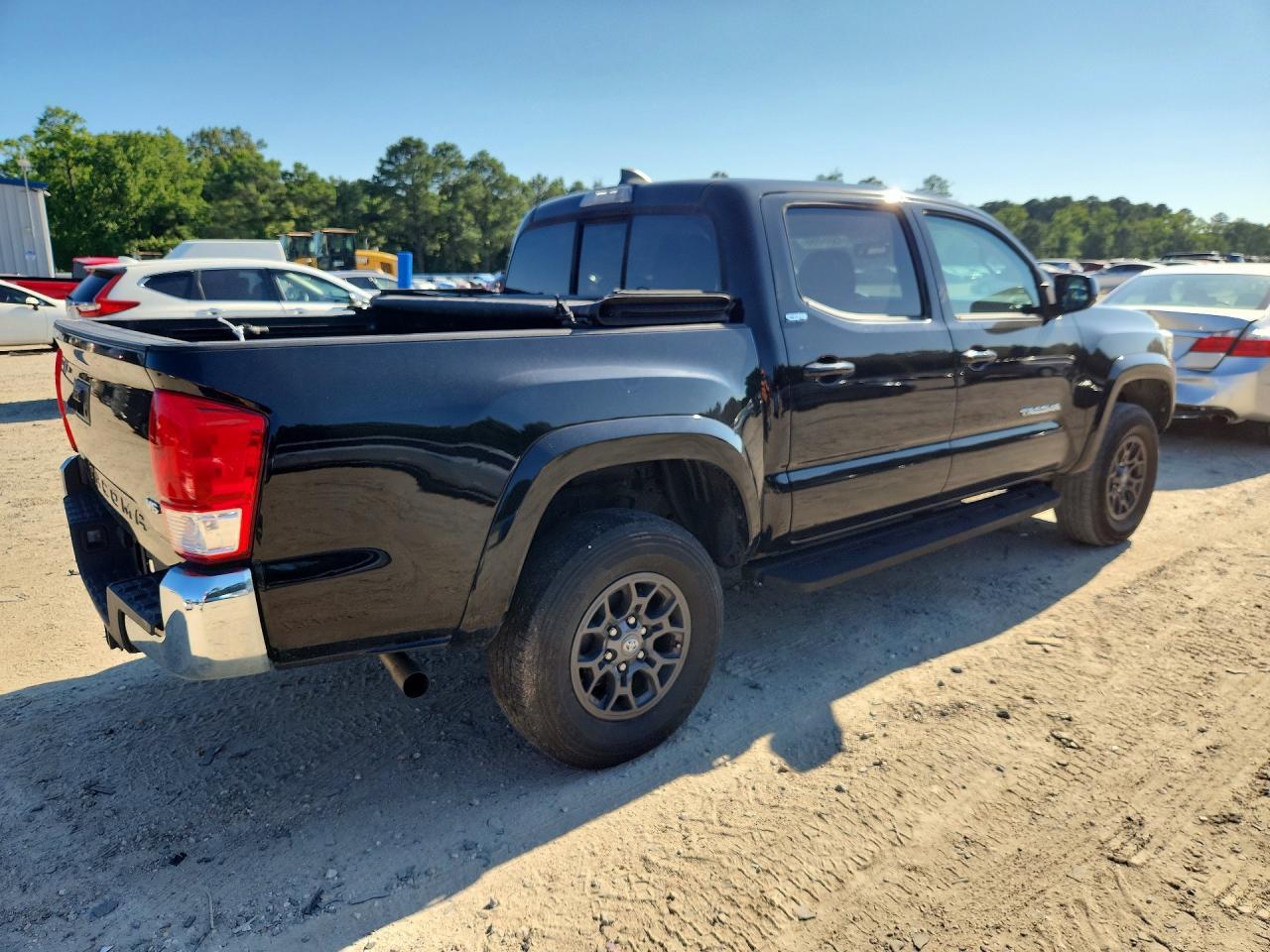 2017 Toyota Tacoma Sr5 V6 - Фото 3