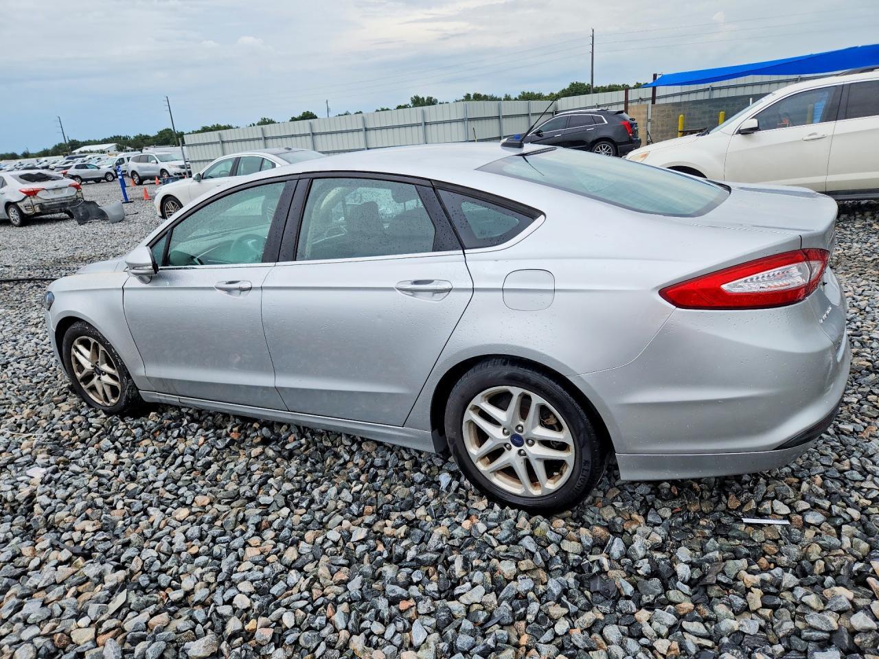 2015 Ford Fusion Se - Image 2