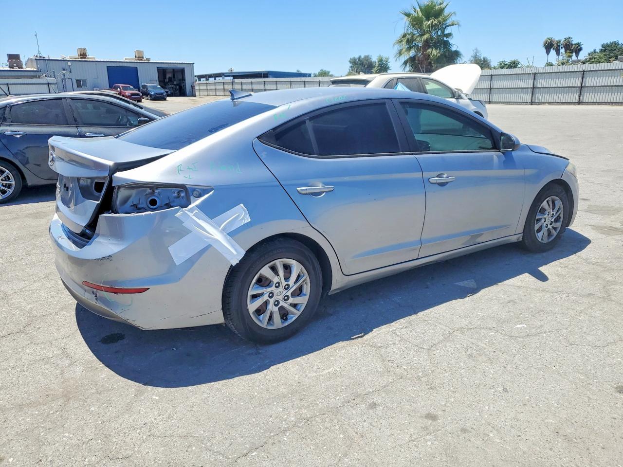 2017 Hyundai Elantra Se - Фото 3