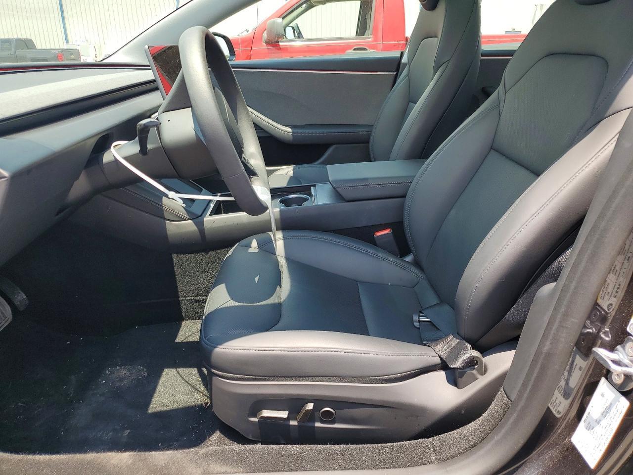 2026 Tesla Model 3 - Фото 7