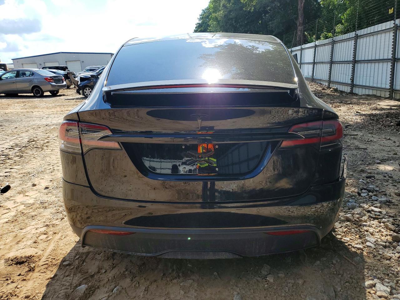 2022 Tesla Model X - Image 6