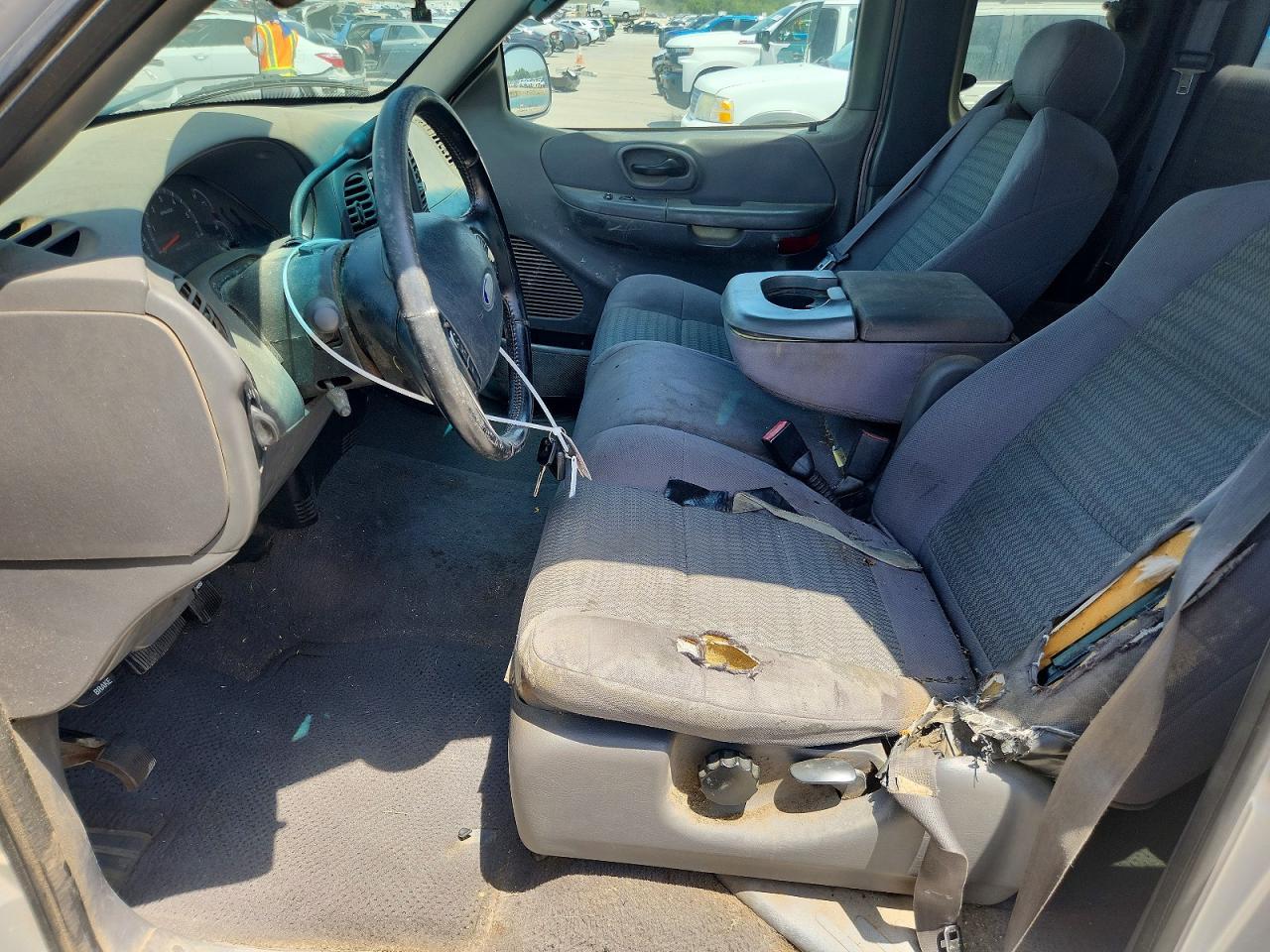 2003 Ford F150 - Image 7