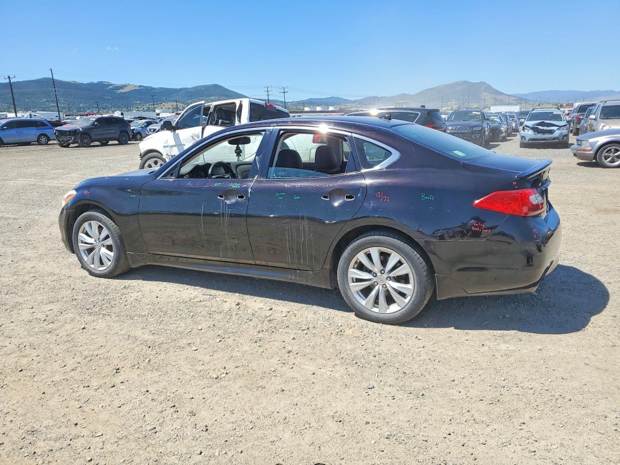 2011 Infiniti M37 X - Image 2