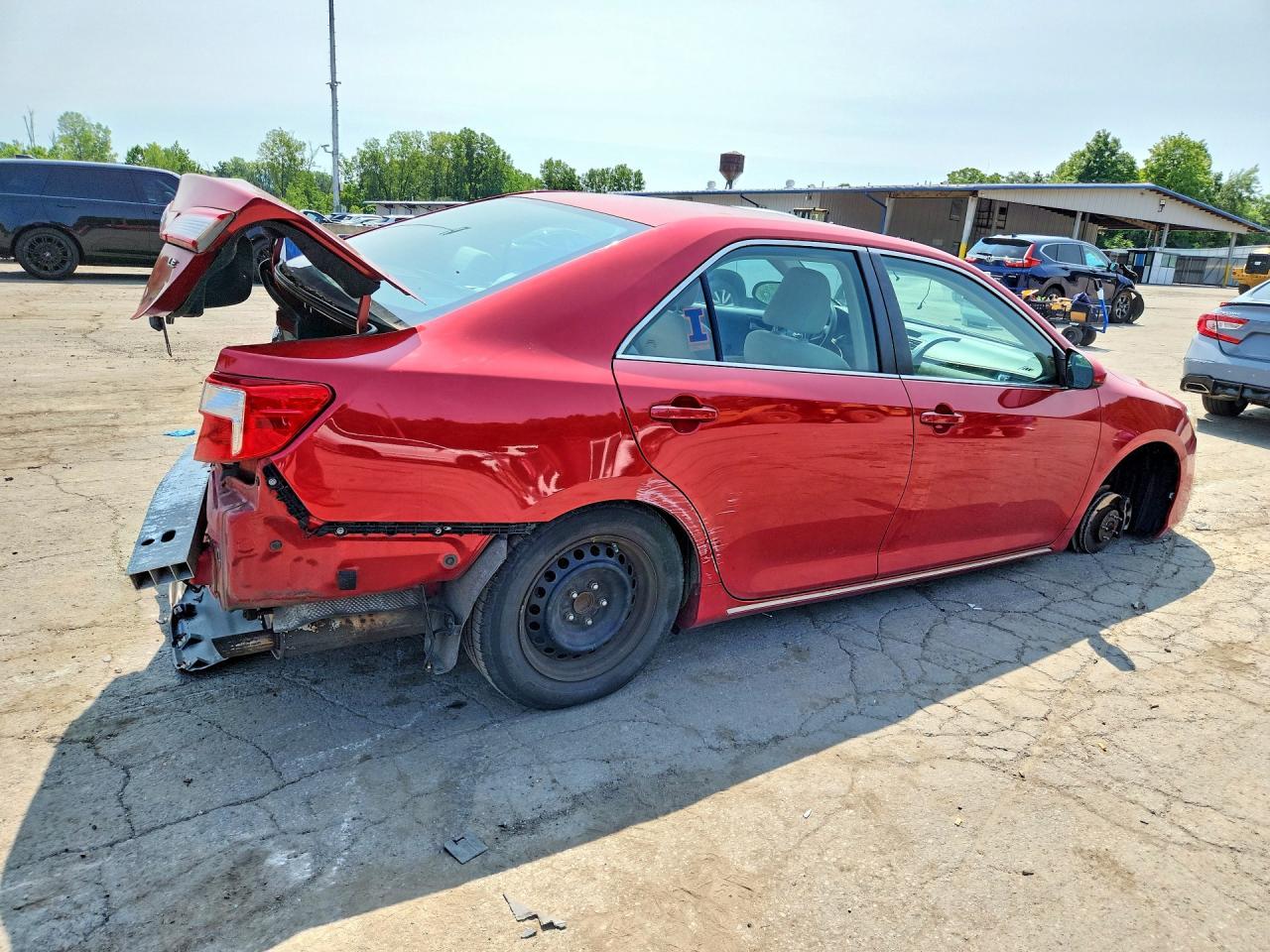 2013 Toyota Camry Le - Фото 3