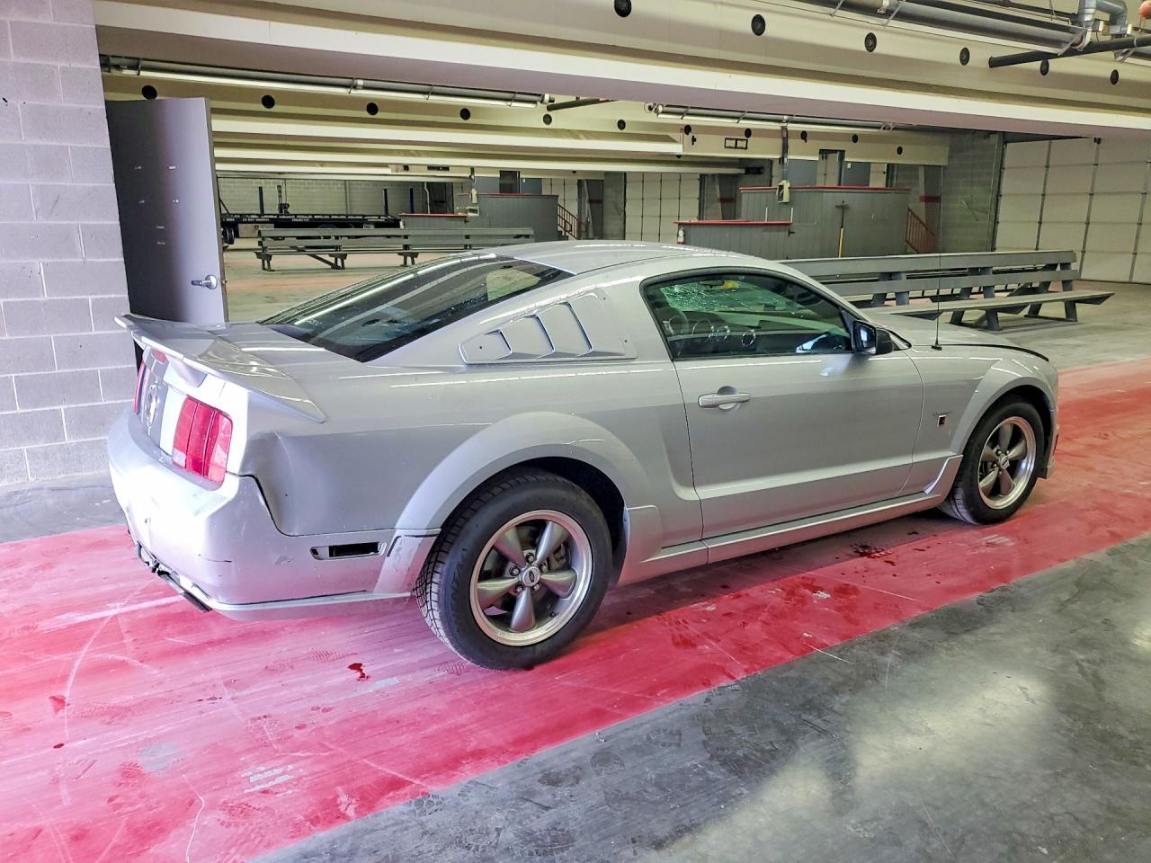 2005 Ford Mustang Gt - Фото 3