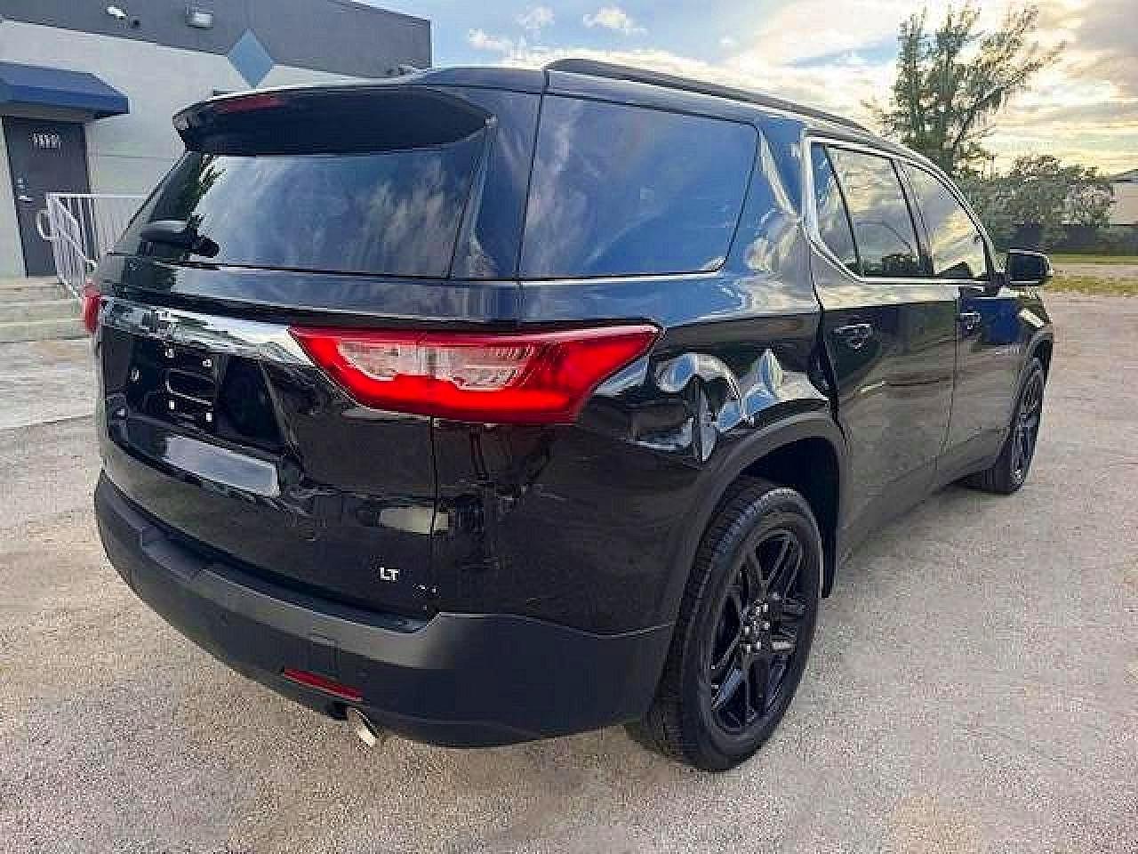 2021 Chevrolet Traverse Lt - Image 3