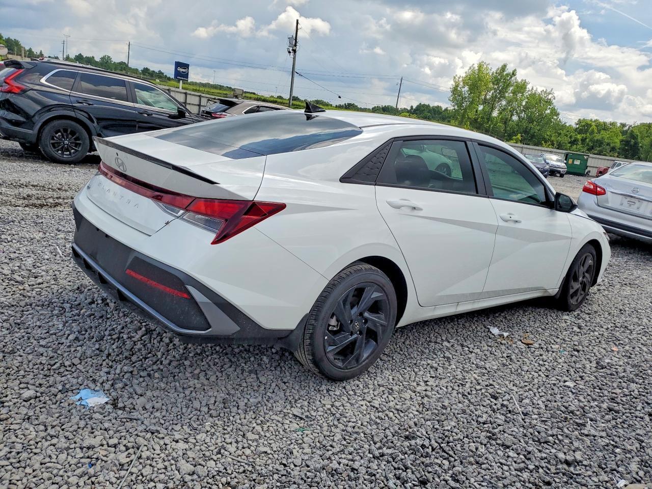2026 Hyundai Elantra Sel Sport - Фото 3