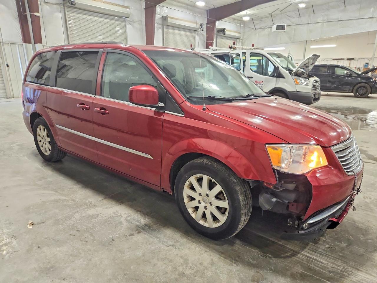 2015 Chrysler Town & Country Touring - Фото 4
