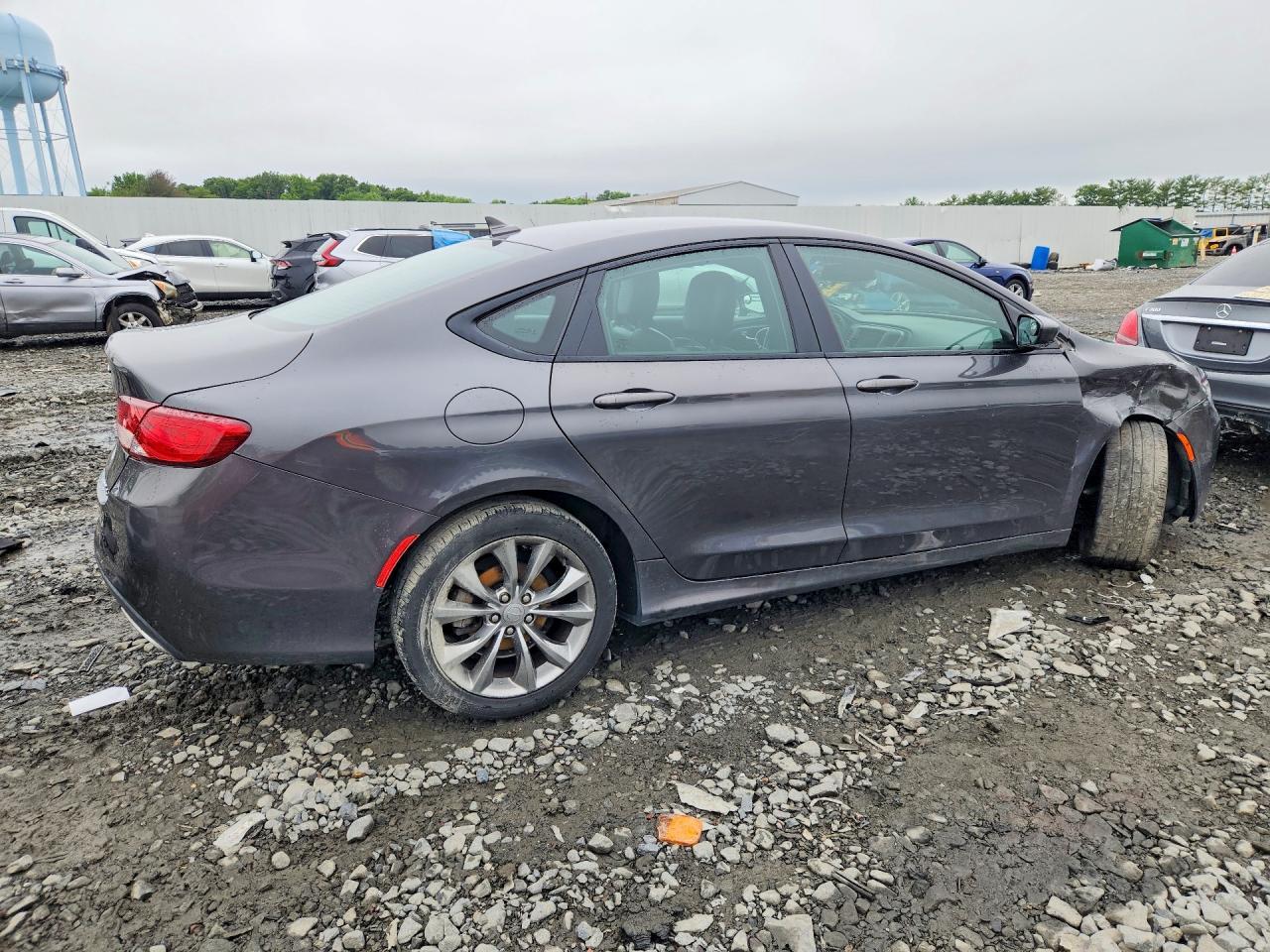 2015 Chrysler 200 S - Image 3
