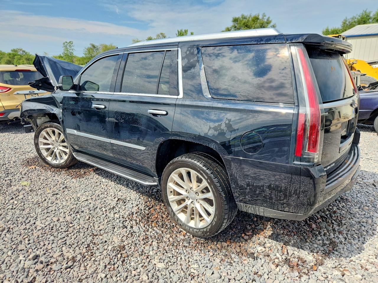 2019 Cadillac Escalade Luxury - Image 2