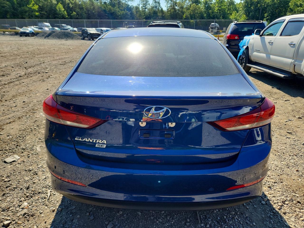 2018 Hyundai Elantra Se - Image 6