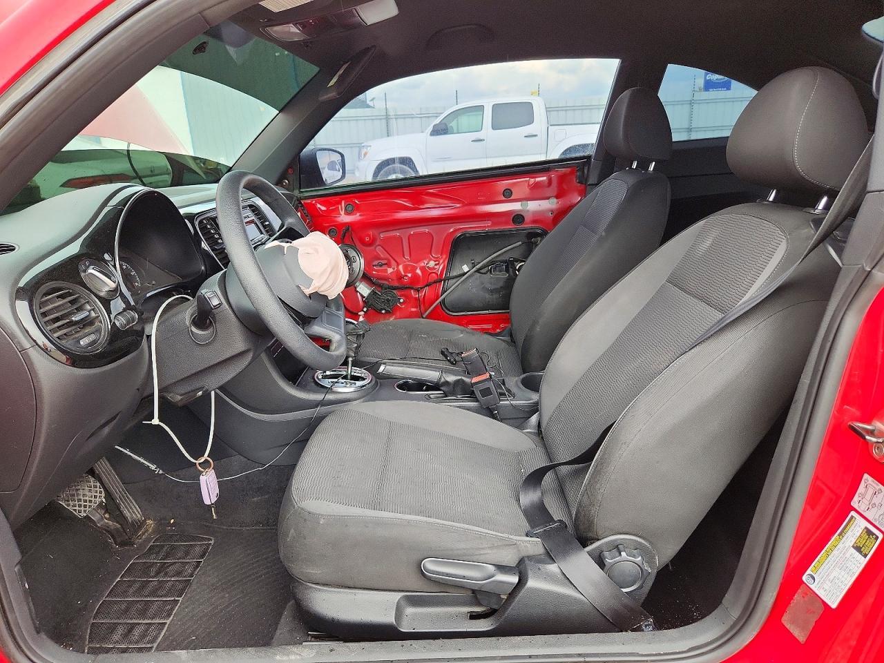 2012 Volkswagen Beetle - Image 7