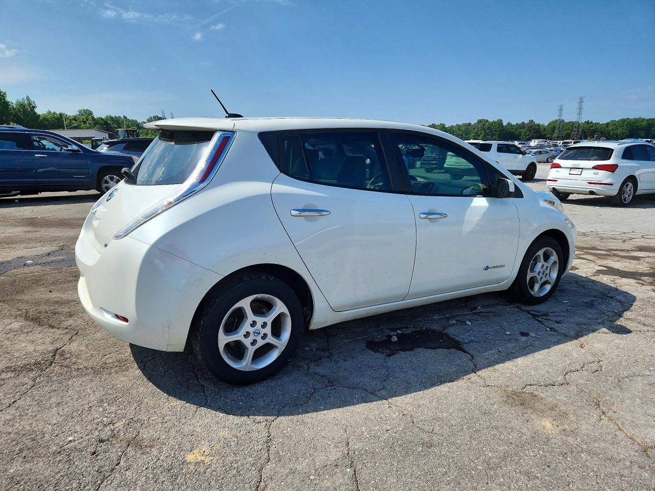 2019 Nissan Leaf S - Image 3