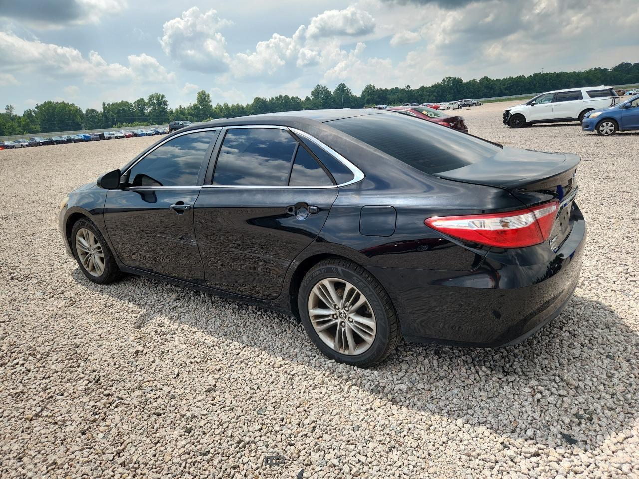 2016 Toyota Camry Se - Image 2