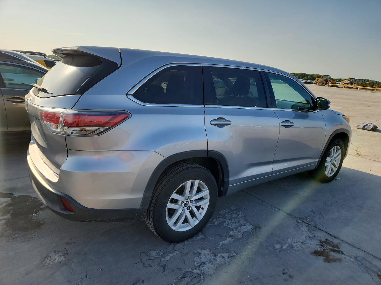 2016 Toyota Highlander Le - Фото 3