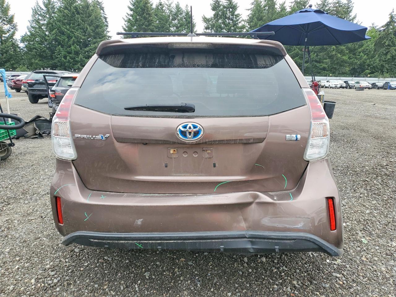 2017 Toyota Prius V Four - Image 6